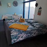 Vue A Dieppe, Les Pieds Dans L'eau * Dieppe