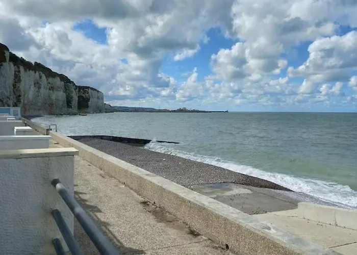 Vue A Dieppe, Les Pieds Dans L'eau Dieppe