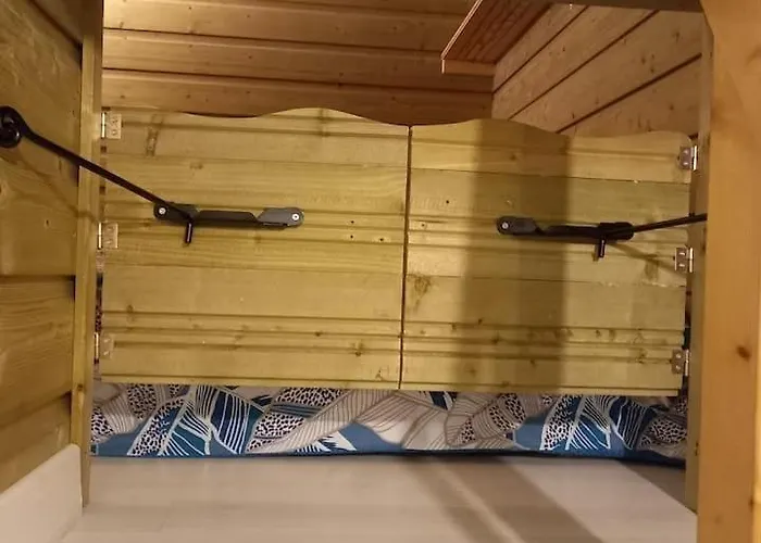 Vue A Dieppe, Les Pieds Dans L'eau